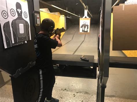 The FWC is committed to safely supporting the needs of recreational target shooters, hunters and hunter safety students with 11 shooting ranges located throughout the state. . Gun ranges in naples fl